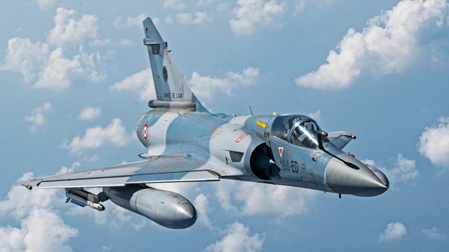 Ukraine nâng cấp tiêm kích Mirage 2000 với bom dẫn đường AASM- Ảnh 1.