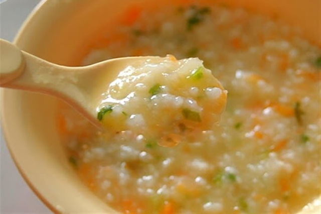 5 món cháo bổ dưỡng giúp trẻ phục hồi nhanh khi bị sốt phát ban- Ảnh 2.