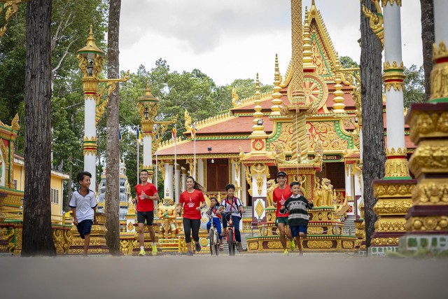 Giải Aikya Cross Country Marathon Trà Vinh 2025: Khám phá cung đường băng đồng tuyệt đẹp hòa quyện cùng văn hóa Khmer độc đáo- Ảnh 3.