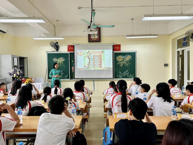 Nhiều địa phương chậm ban hành hướng dẫn về dạy thêm, học thêm làm
ảnh hưởng tới tâm lý học sinh và phụ huynh- Ảnh 1.