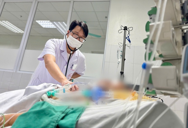 Thay huyết tương, sử dụng Ecmo cứu sống người phụ nữ mắc liền 2 bệnh nguy hiểm- Ảnh 2.