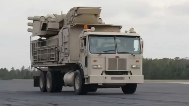 Mỹ tạo mô hình Pantsir-S1 của Nga từ xe chở rác để làm mồi nhử F-16 và F-18- Ảnh 1.