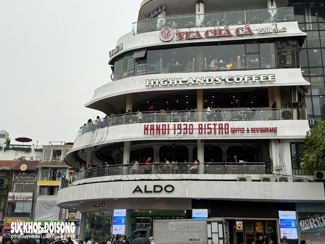 Vượt 40km tranh thủ 'check in' tòa nhà 'Hàm cá mập' trước ngày tháo dỡ- Ảnh 6.