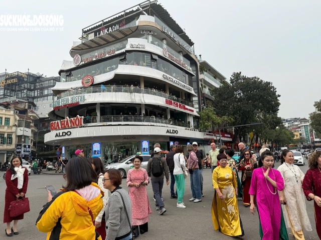 Vượt 40km tranh thủ 'check in' tòa nhà 'Hàm cá mập' trước ngày tháo dỡ- Ảnh 3.