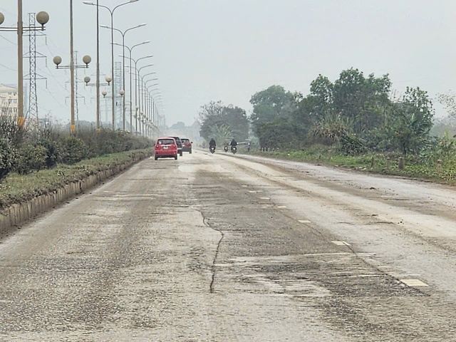 Cám cảnh đường tránh TP Thanh Hóa nát như 'ruộng cày'- Ảnh 1.