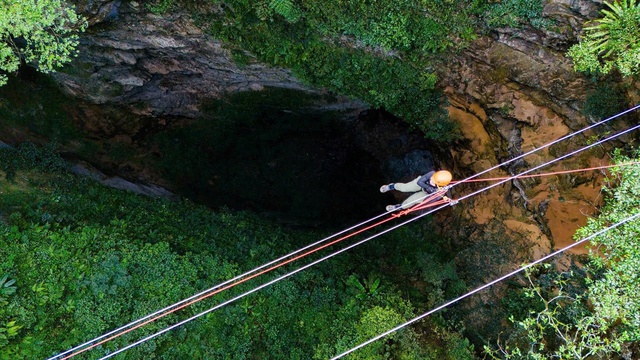 Có gì trong hố sụt mang tên Ác Mộng tại Vườn Quốc gia Phong Nha - Kẻ Bàng- Ảnh 9.