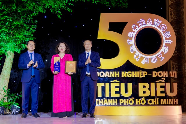 Công ty Dược phẩm OPC được tôn vinh trong top 50 doanh nghiệp tiêu biểu TPHCM- Ảnh 1.