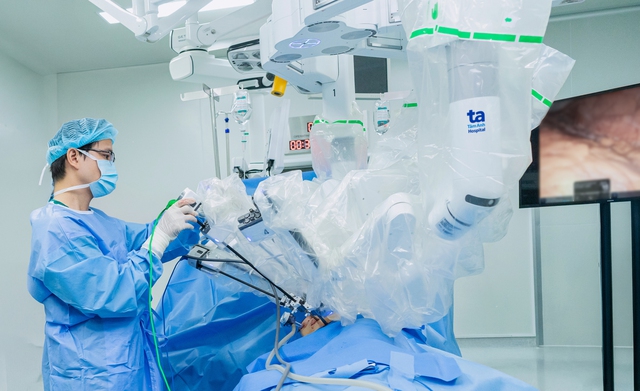 TPHCM có 'Siêu Robot' thế hệ mới hỗ trợ hơn 120 loại phẫu thuật phức tạp- Ảnh 3.