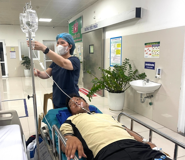 Trải nghiệm trực đêm tại khoa cấp cứu- Ảnh 11. Trải nghiệm trực đêm tại khoa cấp cứu- Ảnh 11.