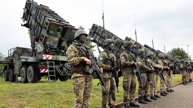 Ukraine sắp nhận loạt tên lửa tầm xa từ một đồng minh châu Âu- Ảnh 1. Ukraine sắp nhận loạt tên lửa tầm xa từ một đồng minh châu Âu- Ảnh 1.