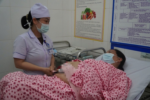 Điều dưỡng - người thầm lặng đồng hành cùng bệnh nhân- Ảnh 5. Điều dưỡng - người thầm lặng đồng hành cùng bệnh nhân- Ảnh 5.