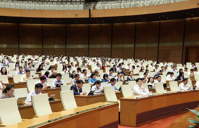 ĐBQH Nguyễn Lân Hiếu đề nghị miễn thuế với thuốc sử dụng cho bệnh nhân điều trị nội trú- Ảnh 1. ĐBQH Nguyễn Lân Hiếu đề nghị miễn thuế với thuốc sử dụng cho bệnh nhân điều trị nội trú- Ảnh 1.