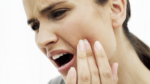 Ê buốt răng: Dấu hiệu nhỏ cảnh báo nguy cơ lớn bạn không nên bỏ qua- Ảnh 1. Ê buốt răng: Dấu hiệu nhỏ cảnh báo nguy cơ lớn bạn không nên bỏ qua- Ảnh 1.