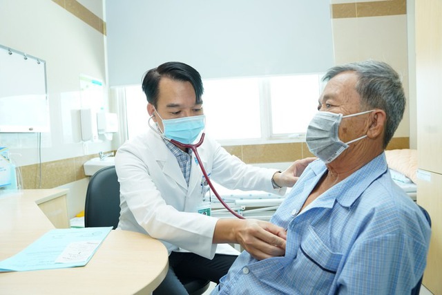 ĐBQH Nguyễn Lân Hiếu đề nghị miễn thuế với thuốc sử dụng cho bệnh nhân điều trị nội trú- Ảnh 3. ĐBQH Nguyễn Lân Hiếu đề nghị miễn thuế với thuốc sử dụng cho bệnh nhân điều trị nội trú- Ảnh 3.
