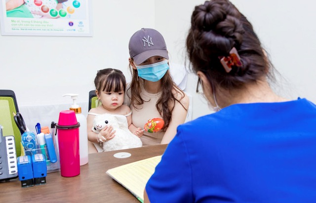 Phòng ngừa viêm đường hô hấp trên ở trẻ bằng những thói quen đơn giản- Ảnh 2.