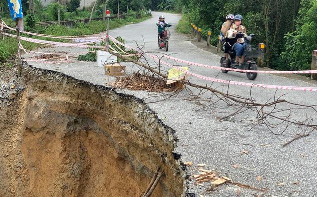 Công bố tình trạng khẩn cấp về hố tử thần ở Bắc Kạn- Ảnh 2. Công bố tình trạng khẩn cấp về hố tử thần ở Bắc Kạn- Ảnh 2.