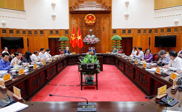 Thủ tướng: Các bộ trưởng đẩy mạnh phân cấp, phân quyền hơn nữa cho các địa phương- Ảnh 1. Thủ tướng: Các bộ trưởng đẩy mạnh phân cấp, phân quyền hơn nữa cho các địa phương- Ảnh 1.