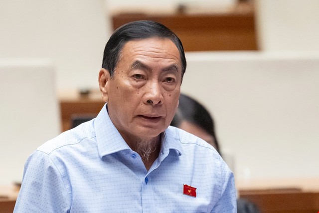 Không thể chấp nhận việc cán bộ, công chức làm việc theo kiểu cầm chừng mà vẫn được đánh giá hoàn thành nhiệm vụ
- Ảnh 1. Không thể chấp nhận việc cán bộ, công chức làm việc theo kiểu cầm chừng mà vẫn được đánh giá hoàn thành nhiệm vụ
- Ảnh 1.
