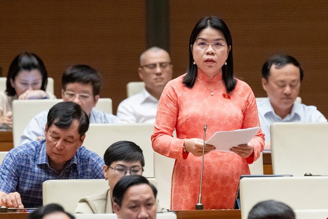 Không thể chấp nhận việc cán bộ, công chức làm việc theo kiểu cầm chừng mà vẫn được đánh giá hoàn thành nhiệm vụ
- Ảnh 3. Không thể chấp nhận việc cán bộ, công chức làm việc theo kiểu cầm chừng mà vẫn được đánh giá hoàn thành nhiệm vụ
- Ảnh 3.