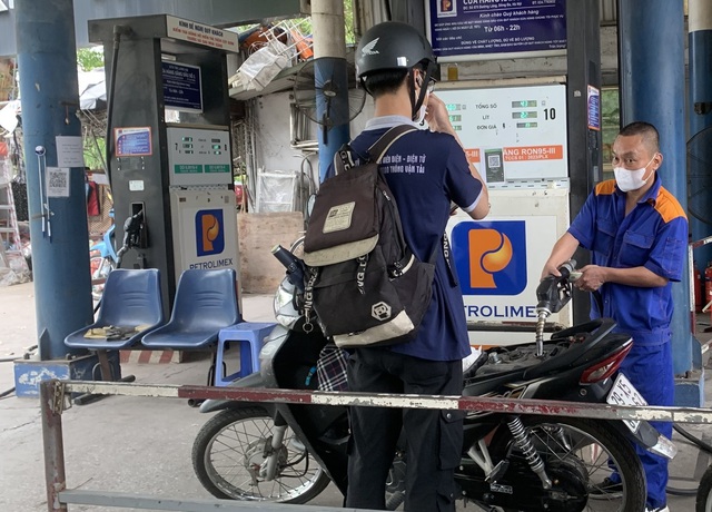 Giá xăng có thể bật tăng trở lại trong ngày mai 15/5- Ảnh 1. giá xăng