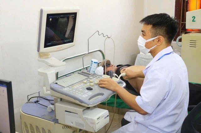 Bệnh viện Kiến An khám bệnh, cấp phát thuốc miễn phí và tặng quà cho người cao tuổi- Ảnh 1. Bệnh viện Kiến An khám bệnh, cấp phát thuốc miễn phí và tặng quà cho người cao tuổi- Ảnh 1.