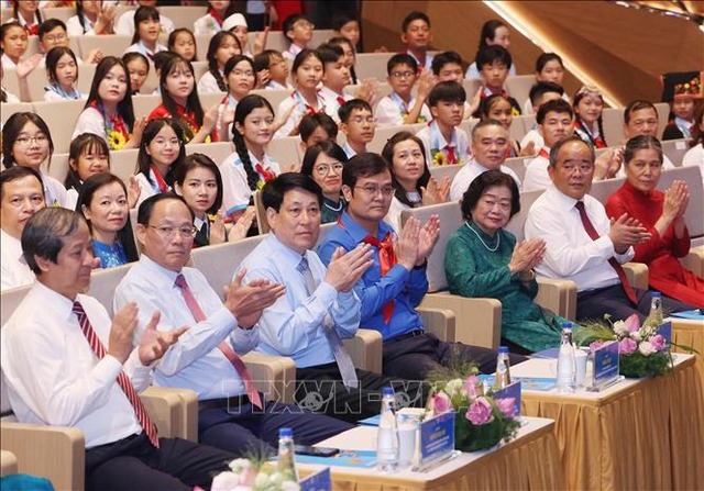 Chủ tịch nước Lương Cường dự Lễ tuyên dương Cháu ngoan Bác Hồ toàn quốc lần thứ X, năm 2025- Ảnh 1. Chủ tịch nước Lương Cường dự Lễ tuyên dương Cháu ngoan Bác Hồ toàn quốc lần thứ X, năm 2025- Ảnh 1.