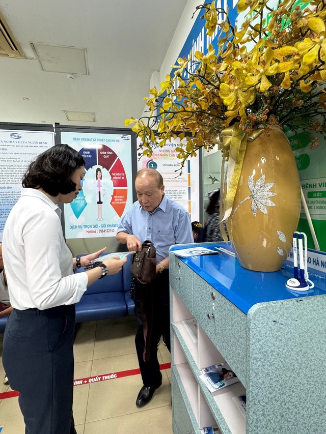 Bỏ tái khám sau mổ Glocom, người đàn ông trẻ đối diện nguy cơ mù lòa!- Ảnh 4. Bỏ tái khám sau mổ Glocom, người đàn ông trẻ đối diện nguy cơ mù lòa!- Ảnh 4.