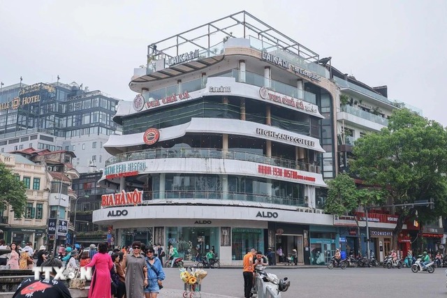 Hà Nội: Thông tin về việc phá dỡ tòa nhà 'Hàm cá mập'- Ảnh 1. Hà Nội: Thông tin về việc phá dỡ tòa nhà 'Hàm cá mập'- Ảnh 1.