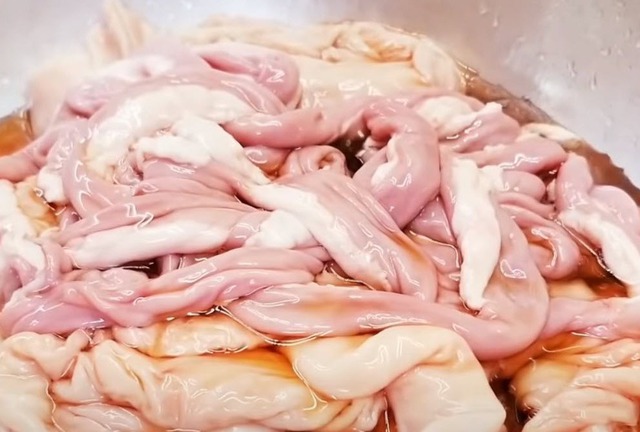 Đừng để món lòng giết dần sức khỏe bạn- Ảnh 1. Đừng để món lòng giết dần sức khỏe bạn- Ảnh 1.