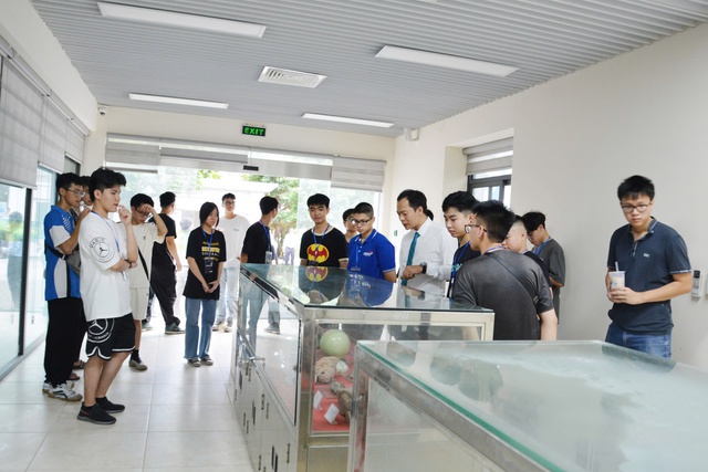 Mở cửa loạt cơ sở nghiên cứu khoa học để người dân tham quan- Ảnh 2. Mở cửa loạt cơ sở nghiên cứu khoa học để người dân tham quan- Ảnh 2.