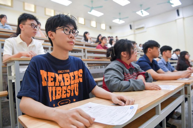 Đánh giá năng lực SPT: Hơn 17.000 sĩ tử tìm cơ hội vào đại học- Ảnh 3. Đánh giá năng lực SPT: Hơn 17.000 sĩ tử tìm cơ hội vào đại học- Ảnh 3.