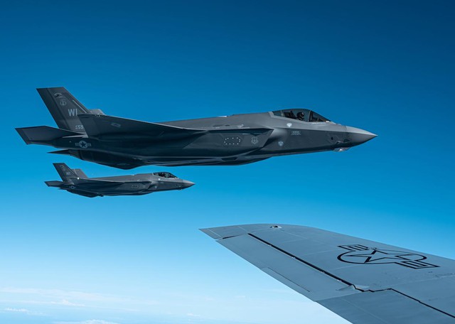 F-35 của Mỹ mang vũ khí ở 'chế độ quái thú' bị giảm khả năng tàng hình- Ảnh 1. F-35 của Mỹ mang vũ khí ở 'chế độ quái thú' bị giảm khả năng tàng hình- Ảnh 1.