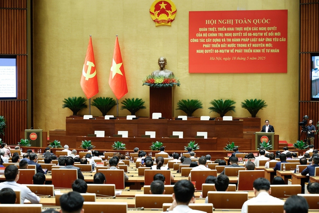 Thủ tướng: Nghị quyết 68 về phát triển kinh tế tư nhân được cả hệ thống chính trị, toàn dân, doanh nghiệp... hồ hởi đón nhận- Ảnh 3. Thủ tướng: Nghị quyết 68 về phát triển kinh tế tư nhân được cả hệ thống chính trị, toàn dân, doanh nghiệp... hồ hởi đón nhận- Ảnh 3.