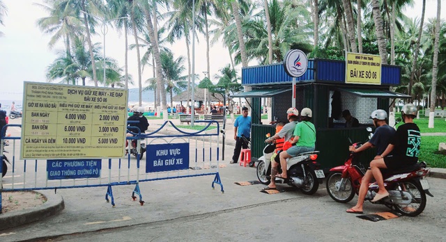 Bất cập về giờ giấc, các điểm giữ xe ở tuyến đường ven biển Nha Trang điều chỉnh thế nào?- Ảnh 1. Bất cập về giờ giấc, các điểm giữ xe ở tuyến đường ven biển Nha Trang điều chỉnh thế nào?- Ảnh 1.