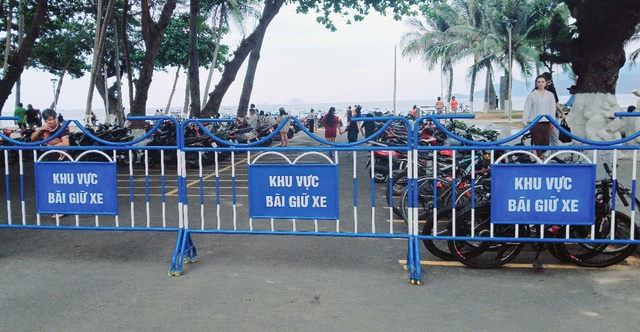 Bất cập về giờ giấc, các điểm giữ xe ở tuyến đường ven biển Nha Trang điều chỉnh thế nào?- Ảnh 3. Bất cập về giờ giấc, các điểm giữ xe ở tuyến đường ven biển Nha Trang điều chỉnh thế nào?- Ảnh 3.
