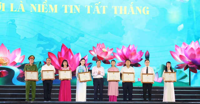 Lắng đọng chương trình nghệ thuật Lắng đọng chương trình nghệ thuật