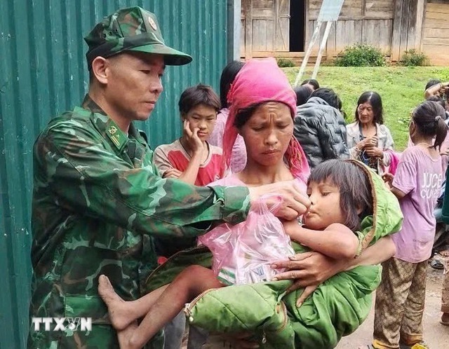 Lai Châu: Bộ đội Biên phòng tìm thấy bé gái khiếm thính lạc 3 ngày trong rừng- Ảnh 1.