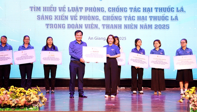 Tổ chức cuộc thi Sáng kiến về PCTH của thuốc lá trong đoàn viên, thanh niên- Ảnh 3. Tổ chức cuộc thi Sáng kiến về PCTH của thuốc lá trong đoàn viên, thanh niên- Ảnh 3.