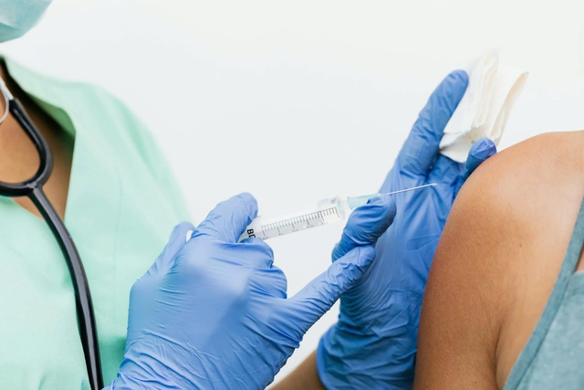 TPHCM ứng phó với biến chủng Omicron XEC thế nào?- Ảnh 2. TPHCM ứng phó với biến chủng Omicron XEC thế nào?- Ảnh 2.