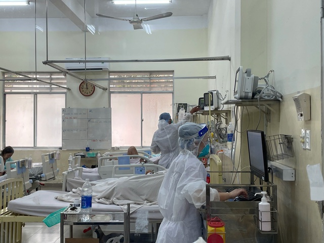 TPHCM ứng phó với biến chủng Omicron XEC thế nào?- Ảnh 1. TPHCM ứng phó với biến chủng Omicron XEC thế nào?- Ảnh 1.