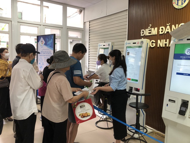 Bệnh viện đầu tiên thực hiện chữ ký số trên VNeiD cho người bệnh- Ảnh 4. Bệnh viện đầu tiên thực hiện chữ ký số trên VNeiD cho người bệnh- Ảnh 4.