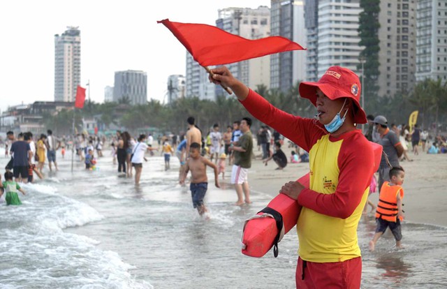 Chuyên gia chỉ rõ những kỹ năng cần thiết tránh đuối nước ngày hè- Ảnh 2. Chuyên gia chỉ rõ những kỹ năng cần thiết tránh đuối nước ngày hè- Ảnh 2.