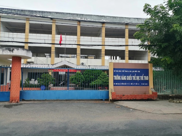 Bắt tạm giam nguyên Phó Giám đốc Sở Văn hóa, Thể thao và Du lịch tỉnh Bến Tre- Ảnh 1.