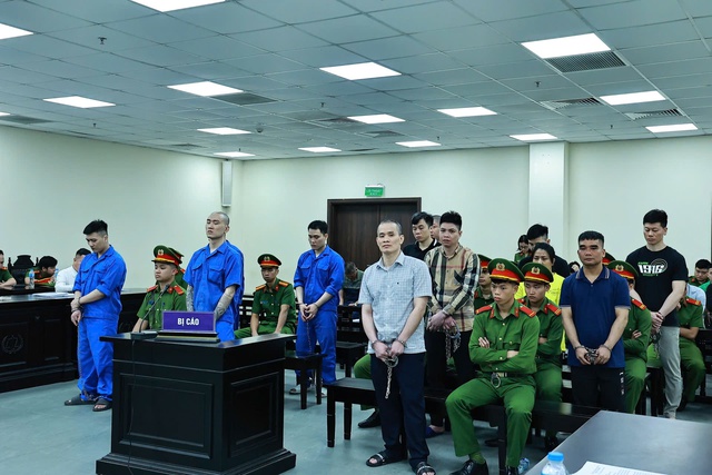 Hai cựu công an bảo kê cho 'bà trùm' buôn 134kg ma túy hầu tòa- Ảnh 1. Hai cựu công an bảo kê cho 'bà trùm' buôn 134kg ma túy hầu tòa- Ảnh 1.