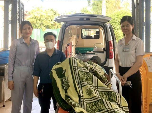 Ấm tình những cuộc bàn giao bệnh nhân đặc biệt- Ảnh 2. Ấm tình những cuộc bàn giao bệnh nhân đặc biệt- Ảnh 2.