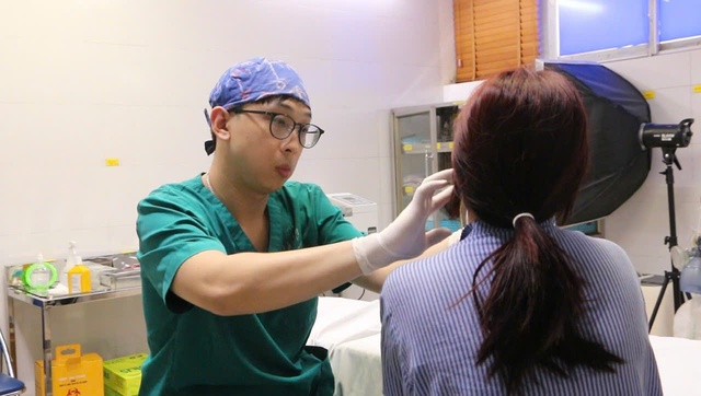 Tiêm filler làm đẹp từ tuổi 13, bác sĩ khuyến cáo gì?- Ảnh 2. Tiêm filler làm đẹp từ tuổi 13, bác sĩ khuyến cáo gì?- Ảnh 2.