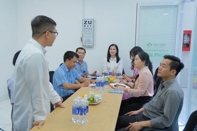 Lãnh đạo UBND tỉnh Đắk Nông kiểm tra công tác phòng, chống dịch bệnh và khám, chữa bệnh BHYT tại một số cơ sở y tế tư nhân- Ảnh 2. Lãnh đạo UBND tỉnh Đắk Nông kiểm tra công tác phòng, chống dịch bệnh và khám, chữa bệnh BHYT tại một số cơ sở y tế tư nhân- Ảnh 2.