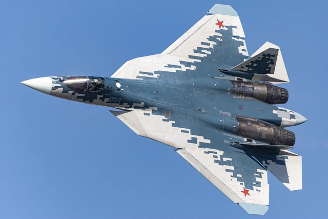 Khách hàng nước ngoài đầu tiên đưa Su-57 vào vận hành trong năm 2025- Ảnh 1. Khách hàng nước ngoài đầu tiên đưa Su-57 vào vận hành trong năm 2025- Ảnh 1.