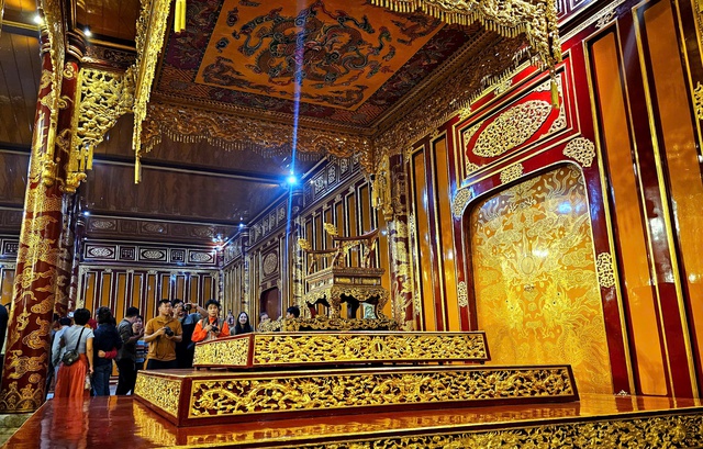 Ngai vua triều Nguyễn bị phá hoại đã được phục chế, sắp trưng bày trở lại- Ảnh 1.