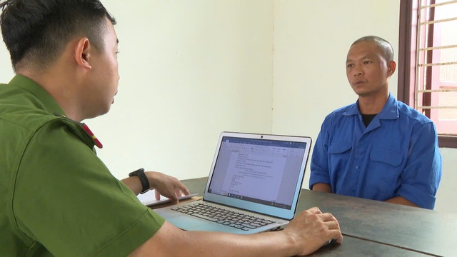 Video khống chế đối tượng đập phá ngai vua trong Đại nội Huế- Ảnh 1. Video khống chế đối tượng đập phá ngai vua trong Đại nội Huế- Ảnh 1.